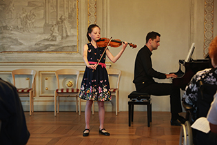 Maira Schiele, Violine