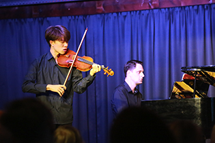 Yu Ching Tsao, Violine und Alexei Petrov, Klavier