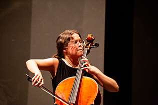 Jana Morgenstern, violoncello