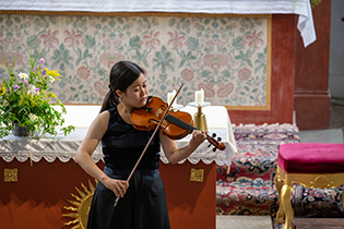 St. Martin: Mio Sasaki, Violine