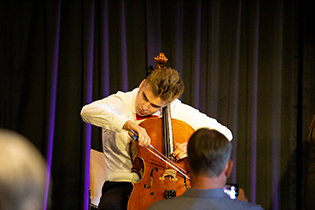 Jan Milajev, Violoncello