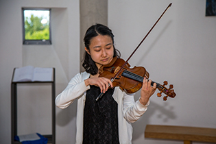 Haruka Ouchi, violin