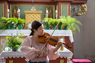 Mio Sasaki, violin