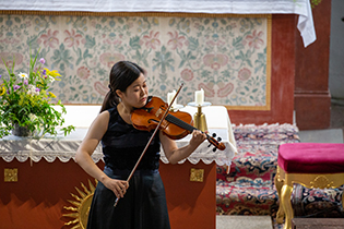 Mio Sasaki, violin