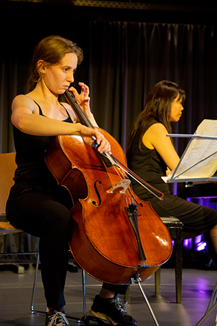 Charlotte Reitz, Violoncello