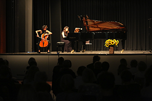 Mufei Feng, cello and Tomoko Ichinose, piano