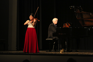 Mio Sasaki, violin and Uwe Brandt, piano