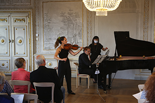 Jana Metasch, viola and Hilko Dumno, piano