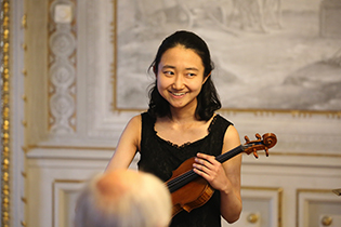 Haruka Ouchi, violin