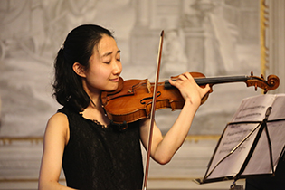 Haruka Ouchi, violin