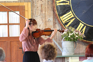 Ziling Guo, violin