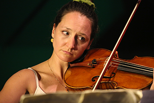 Jana Metasch, Viola