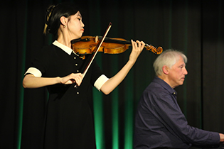 Jiyeong Yoon, Violine und Uwe Brandt, Klavier