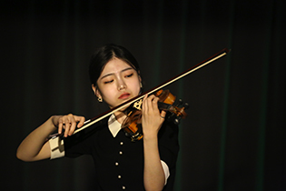 Jiyeong Yoon, violin and Uwe Brandt, piano