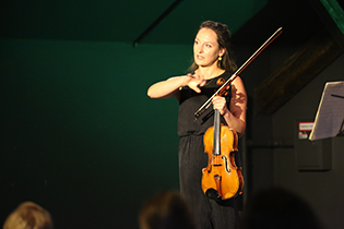 Jana Metasch, Viola