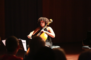 Maria Bovensmann, Violoncello