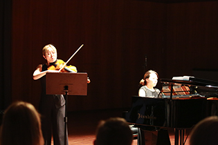 Weiyi Zeng, Viola und Ji Young Han, Klavier