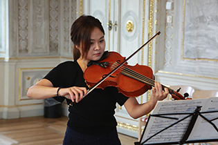 Dress rehearsal Gaeun Song, viola