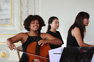 Maria Bovensmann, Violoncello