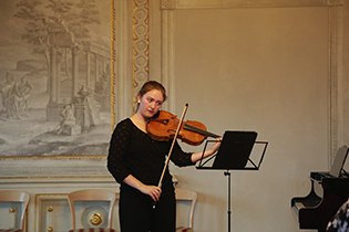 Carla Usberti, viola