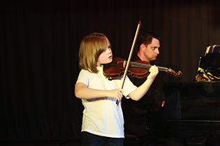 Anton Grebennikov, Violine