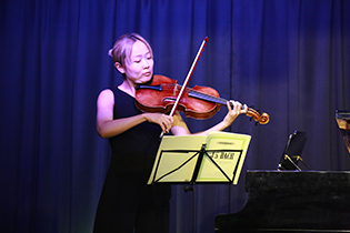 Weiyi Zeng, Viola