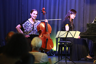 Charlotte Reitz, cello und Tomoko Ichinose, piano