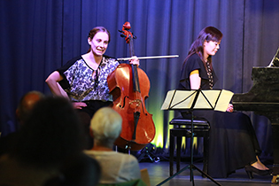 Charlotte Reitz, Violoncello und Tomoko Ichinose, Klavier