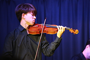Yu Ching Tsao, violin